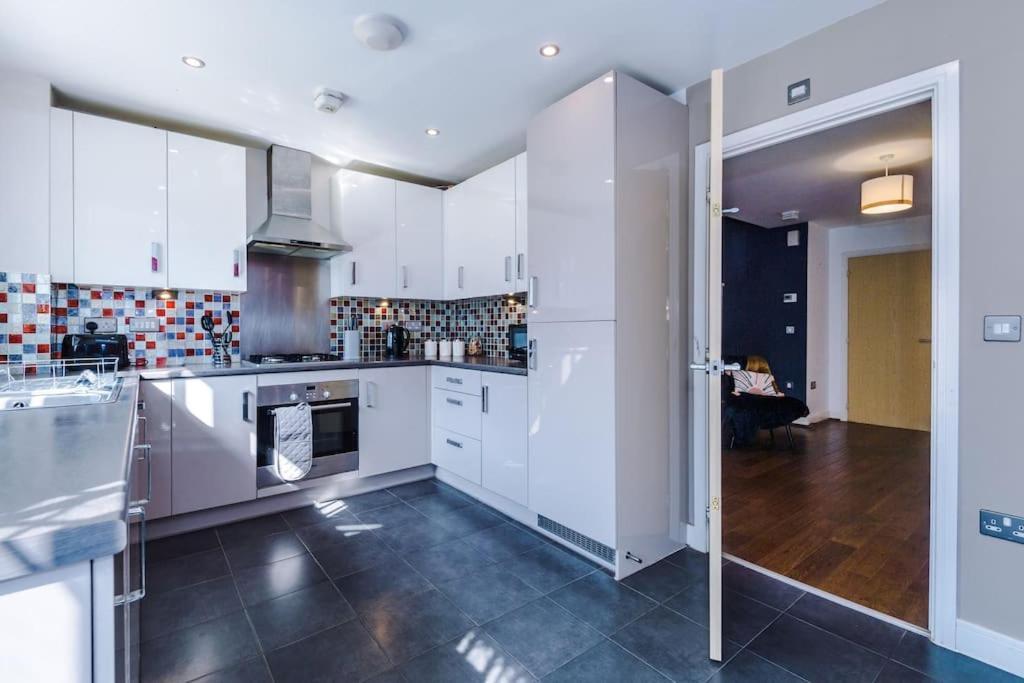Modern Townhouse Near Coop Live Etihad Villa Manchester Buitenkant foto